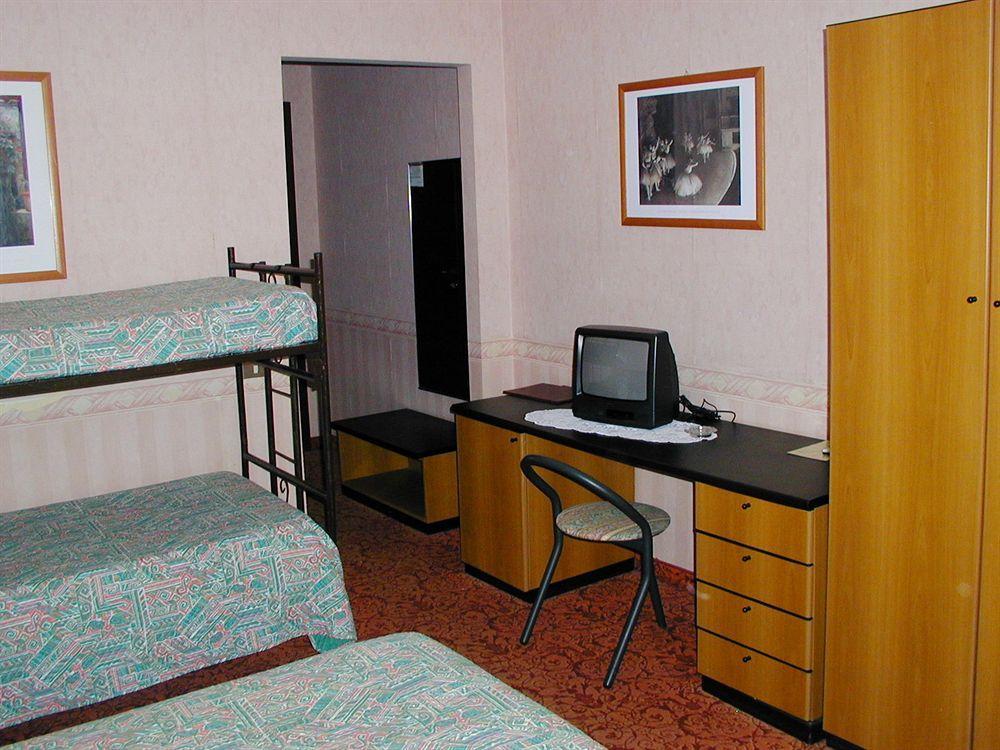 Hotel Aries Lesa Exterior foto