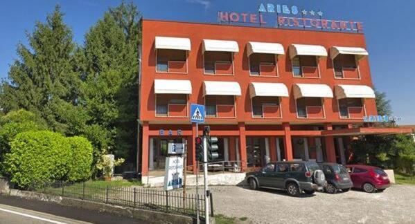 Hotel Aries Lesa Exterior foto